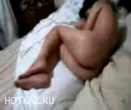 казашка спит голая